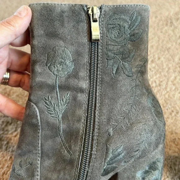Anthro Silent D Gray Green Floral Embroidered Ankle Booties Size 39/US 8-8.5 - Picture 8 of 10